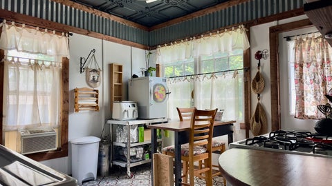 Tiny photo for 308 E Manila Street E, West Frankfort, IL 62896 (MLS # 100539073)