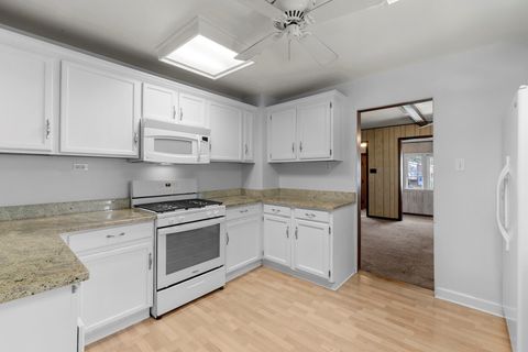 Tiny photo for 819 S Fairfield Avenue, Lombard, IL 60148 (MLS # 12429650)