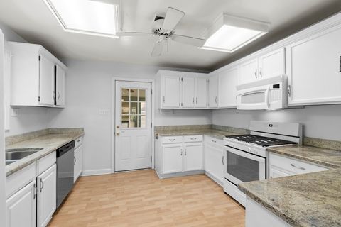Tiny photo for 819 S Fairfield Avenue, Lombard, IL 60148 (MLS # 12429650)