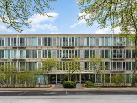 Photo of 2555 Gross Point Road #202, Evanston, IL 60201 (MLS # 12646856)