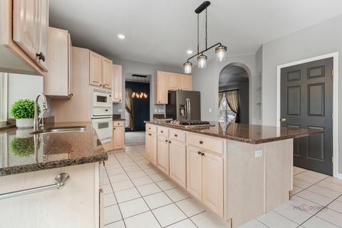 Tiny photo for 597 Treetop Lane, Gurnee, IL 60031 (MLS # 12560010)