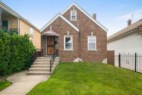 Photo of 5424 N MOBILE Avenue, Chicago, IL 60630 (MLS # 12658157)