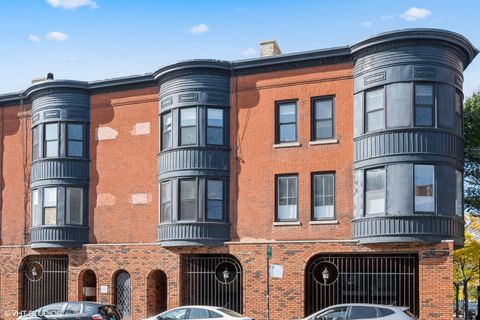 2956 N Halsted Street 2 Chicago IL 60657