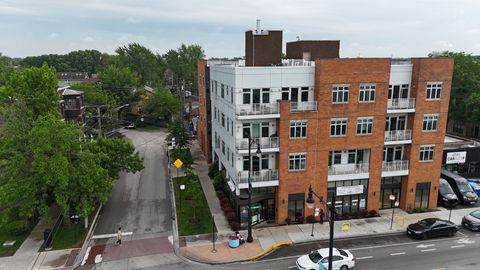 4770 N Manor Avenue 405 Chicago IL 60625
