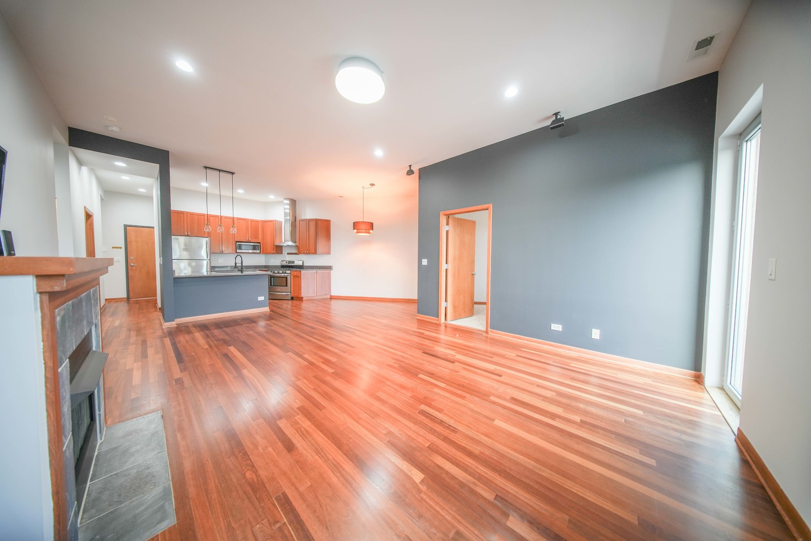 4770 N Manor Avenue 405