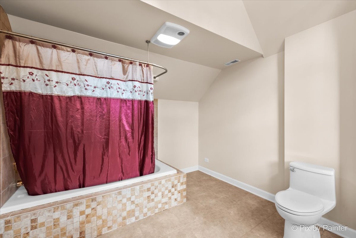 Indian Creek, Illinois 60061, United States, 4 Bedrooms Bedrooms, ,3 BathroomsBathrooms,Residential,Active,216926