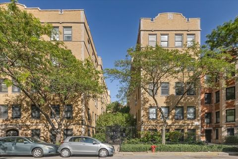 Photo of 630 W Waveland Avenue #2A, Chicago, IL 60613 (MLS # 12485983)