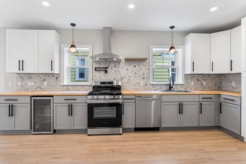 Tiny photo for 5221 W Cornelia Avenue, Chicago, IL 60641 (MLS # 12507248)