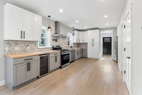 Tiny photo for 5221 W Cornelia Avenue, Chicago, IL 60641 (MLS # 12507248)