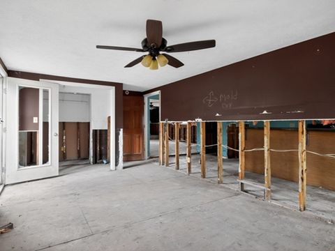 Tiny photo for 5801 Oakcrest Road, Springfield, IL 62707 (MLS # 12618851)