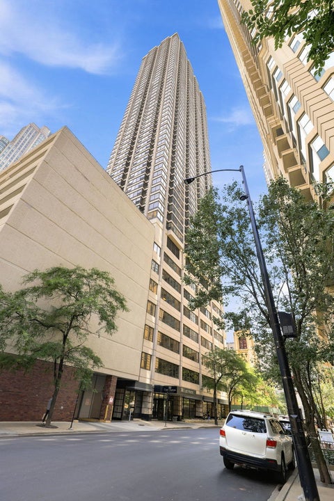 Photo of 30 E Huron Street #2007, Chicago, IL 60611 (MLS # 12704537)
