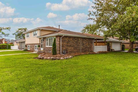 Tiny photo for 8001 S Thomas Avenue, Bridgeview, IL 60455 (MLS # 12740379)