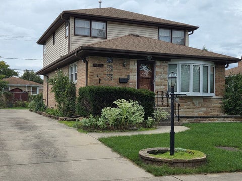 Tiny photo for 8506 N Oriole Avenue, Niles, IL 60714 (MLS # 12767865)