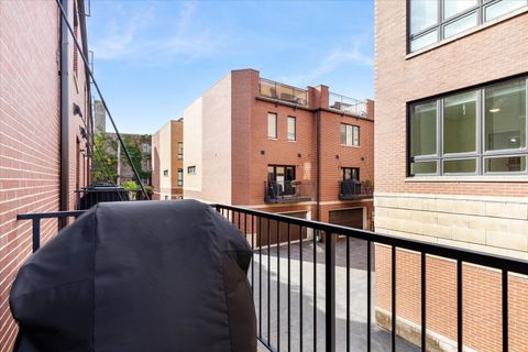 Tiny photo for 103 Home Avenue, Oak Park, IL 60302 (MLS # 12613998)