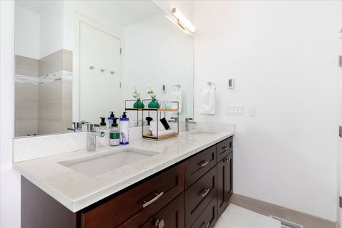 Tiny photo for 103 Home Avenue, Oak Park, IL 60302 (MLS # 12613998)