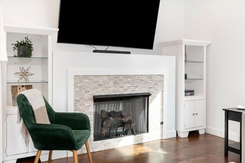 Tiny photo for 103 Home Avenue, Oak Park, IL 60302 (MLS # 12613998)