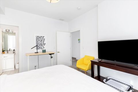 Tiny photo for 103 Home Avenue, Oak Park, IL 60302 (MLS # 12613998)