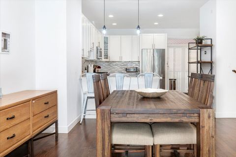 Tiny photo for 103 Home Avenue, Oak Park, IL 60302 (MLS # 12613998)