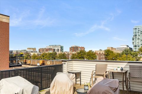 Tiny photo for 103 Home Avenue, Oak Park, IL 60302 (MLS # 12613998)