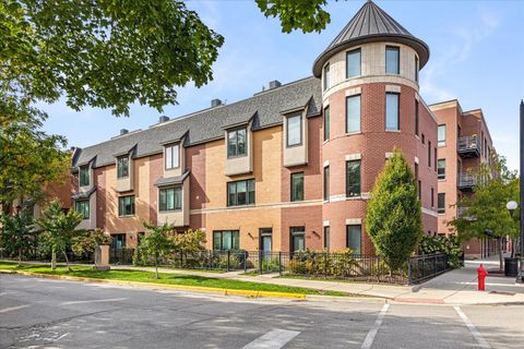 Photo of 103 Home Avenue, Oak Park, IL 60302 (MLS # 12613998)