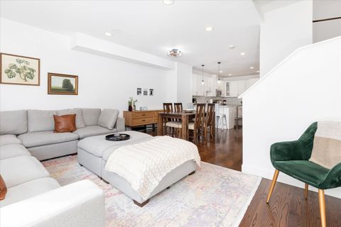 Tiny photo for 103 Home Avenue, Oak Park, IL 60302 (MLS # 12613998)