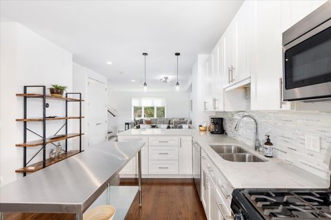 Tiny photo for 103 Home Avenue, Oak Park, IL 60302 (MLS # 12613998)