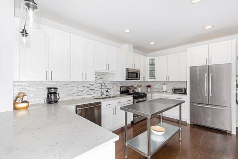 Tiny photo for 103 Home Avenue, Oak Park, IL 60302 (MLS # 12613998)