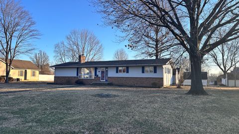Photo of 1306 E Elm Street, West Frankfort, IL 62896 (MLS # 12551026)