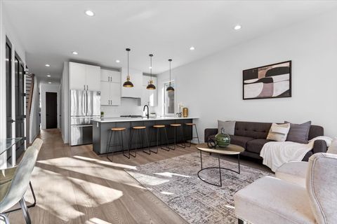 Tiny photo for 2636 W EVERGREEN Avenue #3, Chicago, IL 60622 (MLS # 12550181)