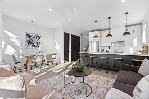 Tiny photo for 2636 W EVERGREEN Avenue #3, Chicago, IL 60622 (MLS # 12550181)