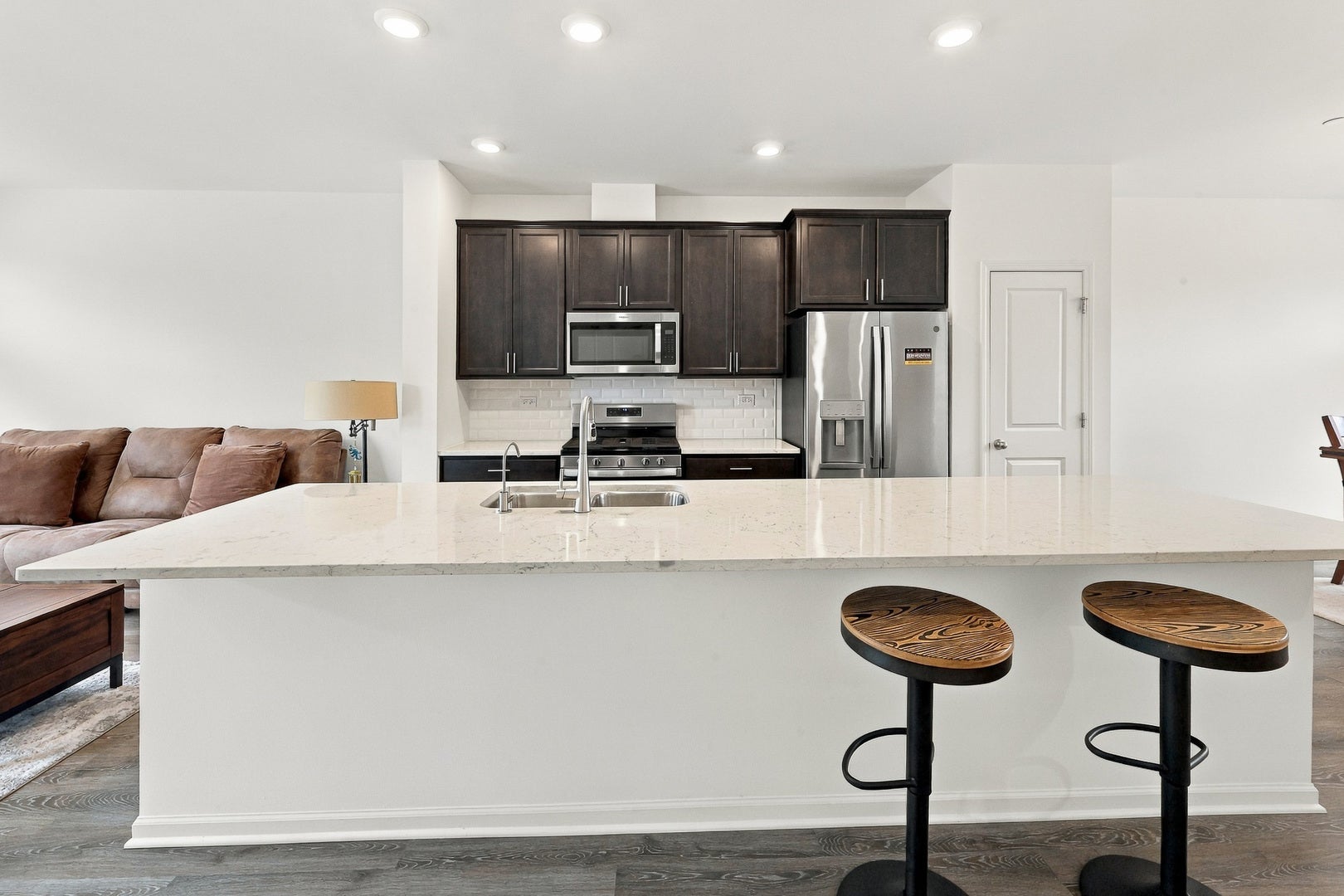 1209 Lakepointe Drive