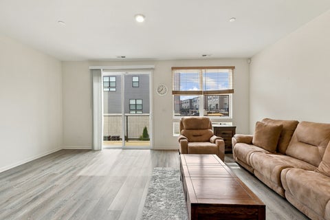 Tiny photo for 1209 Lakepointe Drive, Schaumburg, IL 60173 (MLS # 12759868)