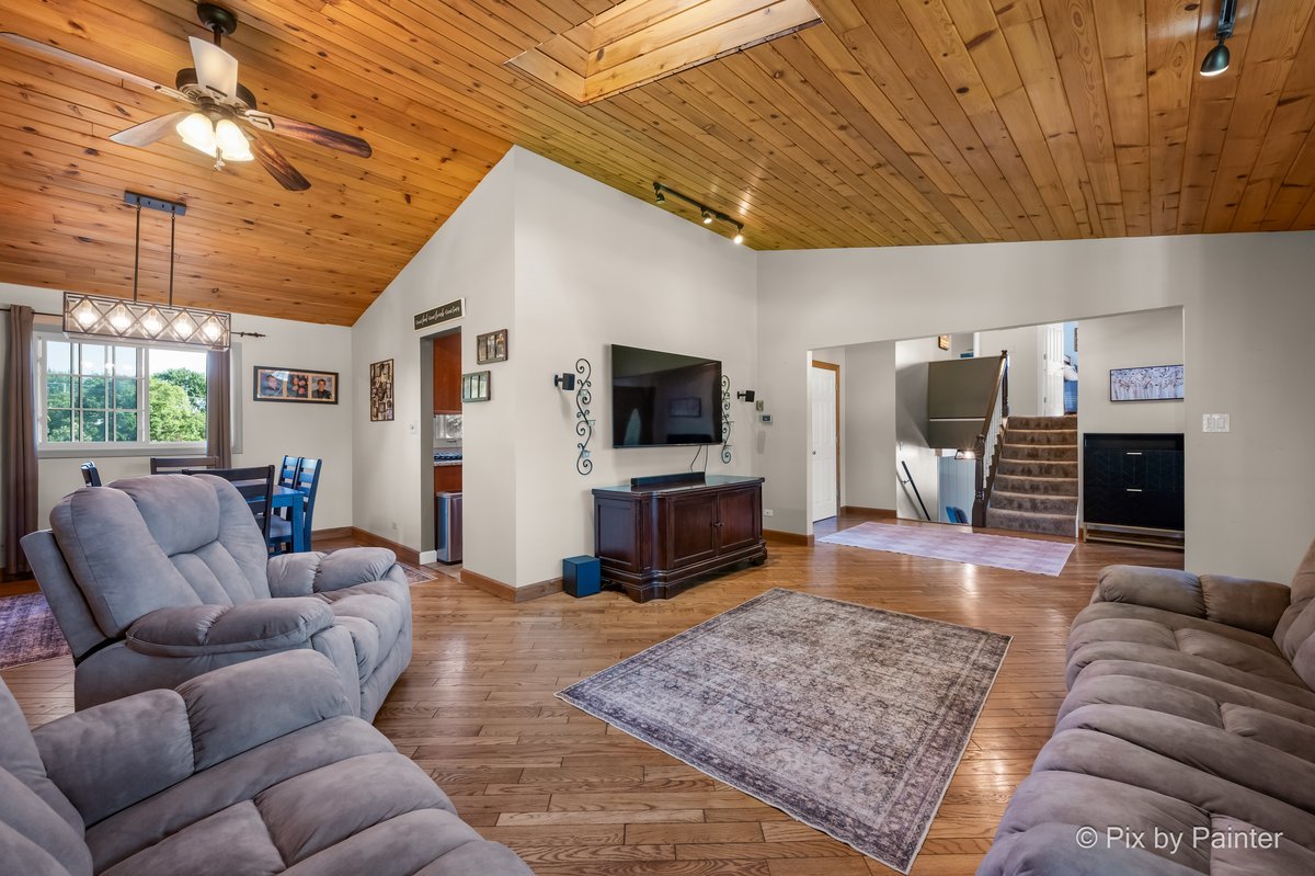 1341 W STURBRIDGE Drive