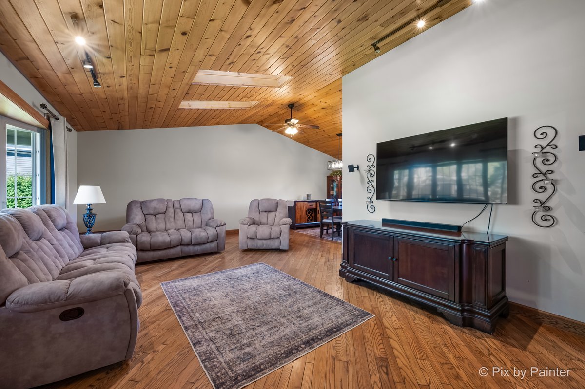 1341 W STURBRIDGE Drive