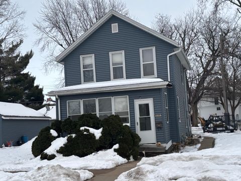 Tiny photo for 2235 Pershing Blvd Boulevard, Clinton, IA 52732 (MLS # QC4270118)