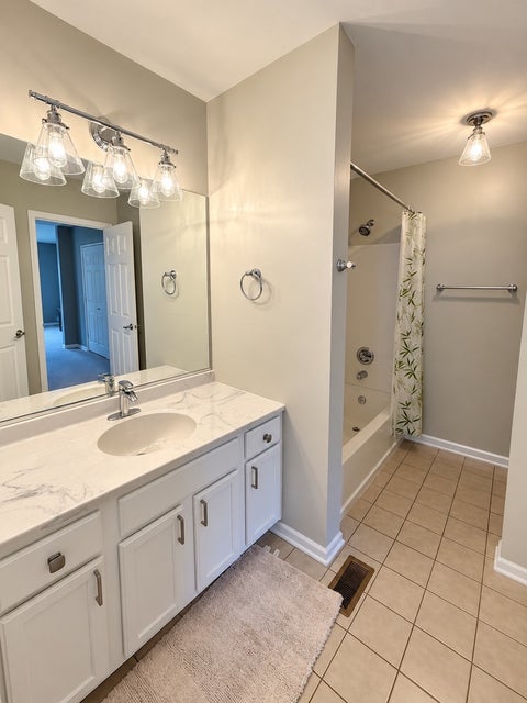Tiny photo for 1121 Loganbury Court, Elgin, IL 60120 (MLS # 12776073)