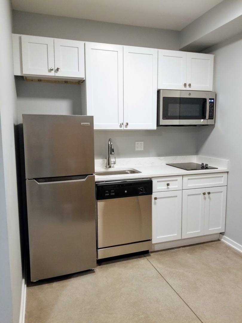 5240 N Winthrop Avenue 105