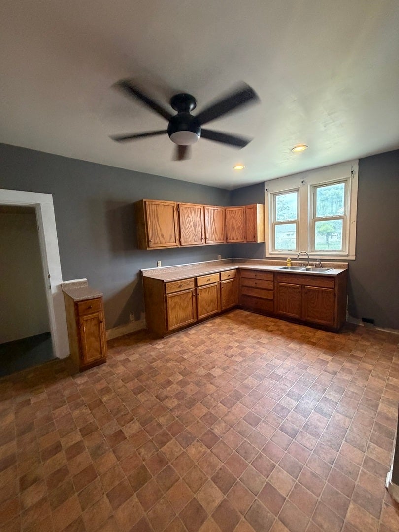 110 W Webb Street