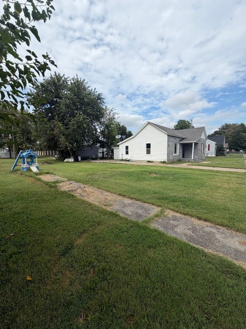 Tiny photo for 110 W Webb Street, Carmi, IL 62821 (MLS # 12757983)