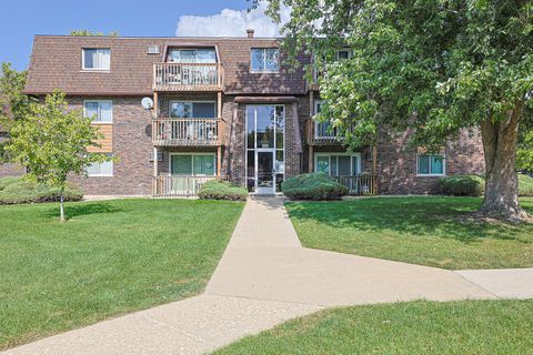 Tiny photo for 19380 Wolf Road #6, Mokena, IL 60448 (MLS # 12492071)