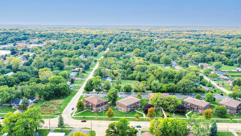 Tiny photo for 19380 Wolf Road #6, Mokena, IL 60448 (MLS # 12492071)