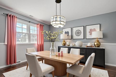 Tiny photo for 2407 Valley Drive, Lindenhurst, IL 60046 (MLS # 12593086)