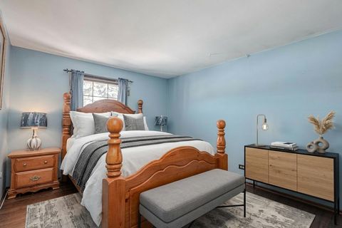 Tiny photo for 2407 Valley Drive, Lindenhurst, IL 60046 (MLS # 12593086)