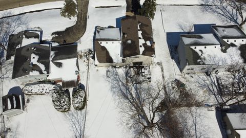 Tiny photo for 2407 Valley Drive, Lindenhurst, IL 60046 (MLS # 12593086)