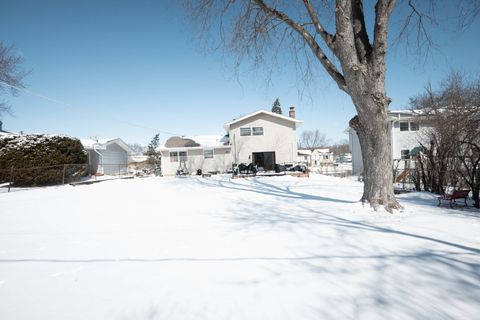 Tiny photo for 2407 Valley Drive, Lindenhurst, IL 60046 (MLS # 12593086)