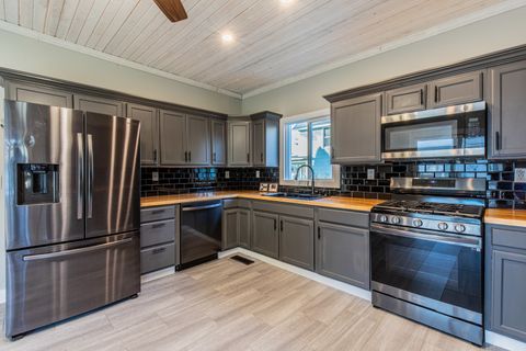 Tiny photo for 15 S Vernon Street, Princeton, IL 61356 (MLS # 12509710)