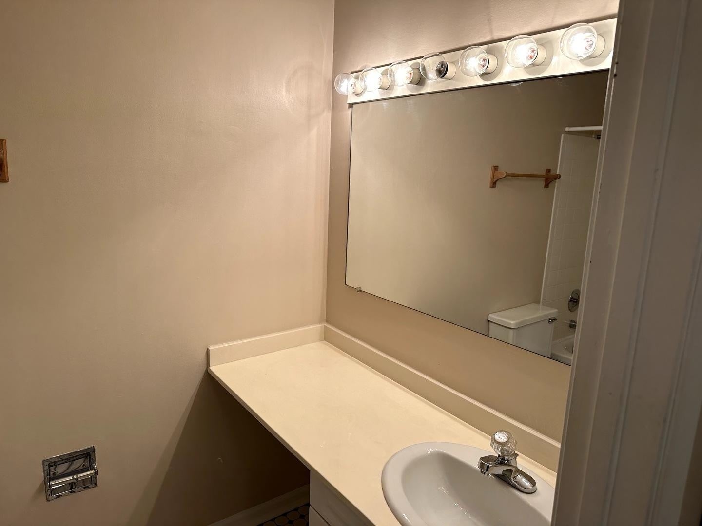 6165 Knoll Wood Road 41-204
