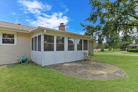 Tiny photo for 1856 Magnolia Avenue, Gurnee, IL 60031 (MLS # 12465331)