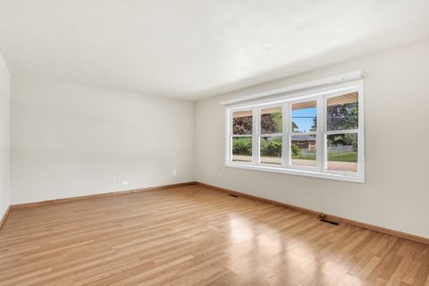 Tiny photo for 1856 Magnolia Avenue, Gurnee, IL 60031 (MLS # 12465331)