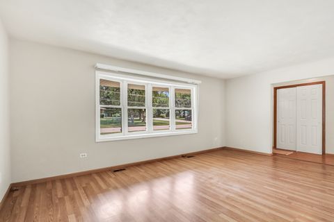 Tiny photo for 1856 Magnolia Avenue, Gurnee, IL 60031 (MLS # 12465331)